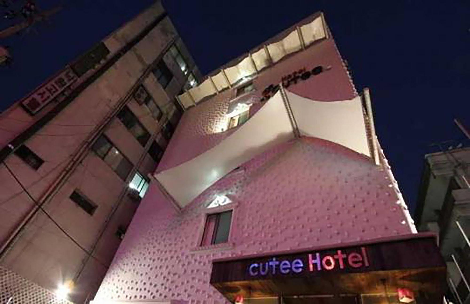 Cutee Hotel Seoul Bagian luar foto